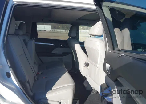 2017 Toyota Highlander Xle z USA, uszkodzony, nr VIN 5TDJZRFH2HS468963